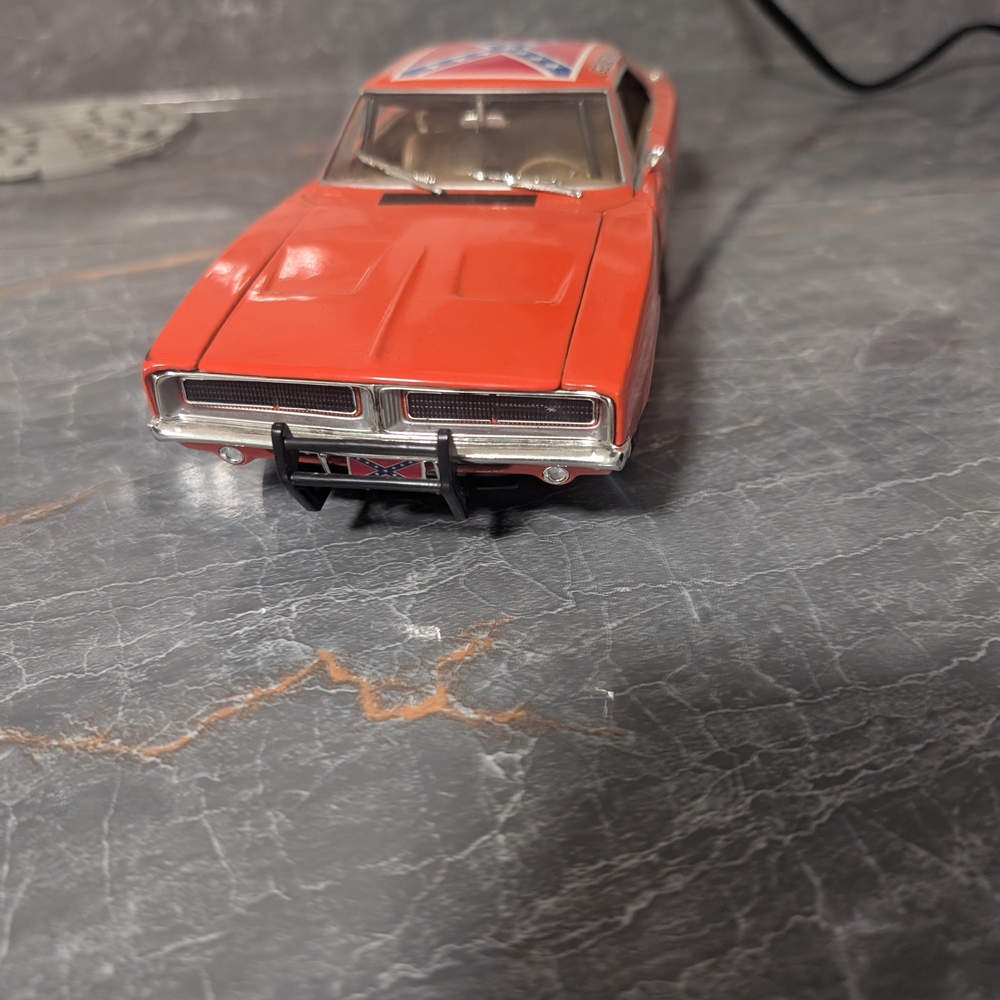 The Dukes Of Hazzard General Lee Scale 1/18 Charger